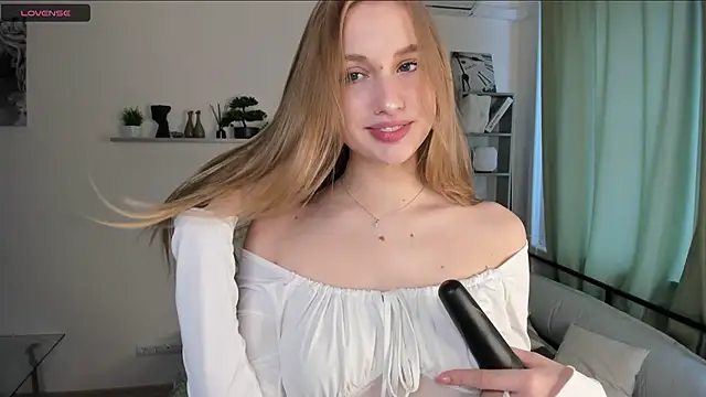 Snapshot of TawnyaVanschaick chatting on May 1, 2026, 10:20 am TawnyaVanschaick online show from May 1, 2026, 10:20 am