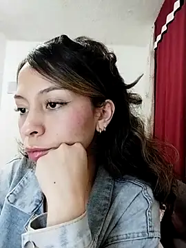 LuluuBerry online show from November 15, 2025, 9:43 pm