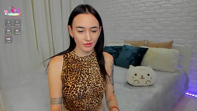 Megan Cuddly online show from November 14, 2025, 9:13 pm