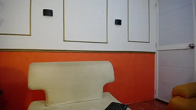 Tessachains 2  online show from December 5, 2025, 1:36 am