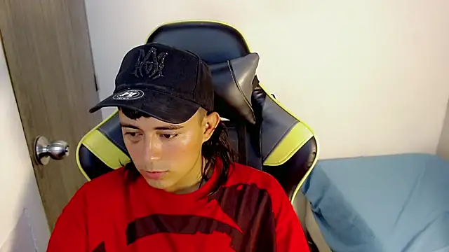 Tatann 18 online show from November 15, 2025, 3:08 pm