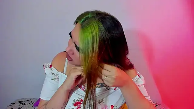 Lilith Zenith  online show from November 17, 2025, 4:18 am