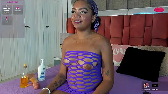 RubyCrox online show from April 22, 2026, 3:42 am