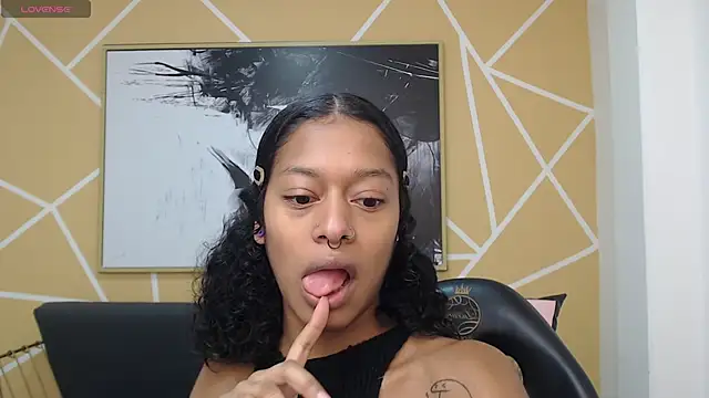 Agatha Amaya online show from November 11, 2025, 1:22 pm