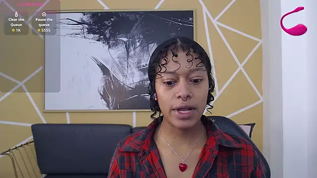 Agatha Amaya online show from November 12, 2025, 1:11 pm