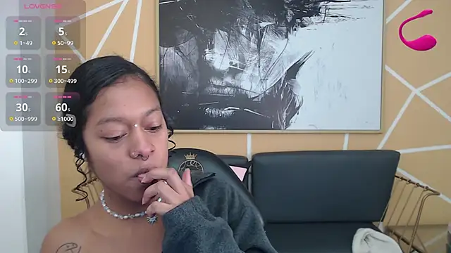 Agatha Amaya online show from December 2, 2025, 1:17 pm