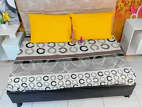 Yineth Hot online show from November 20, 2025, 9:14 pm