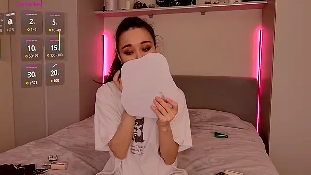 Hot-therapy4u online show from November 9, 2025, 5:55 pm