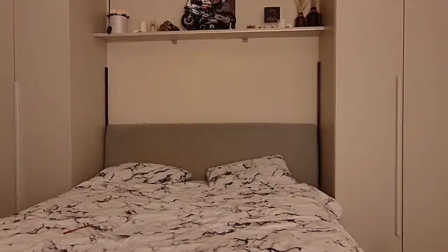 Hot-therapy4u online show from November 25, 2025, 7:14 pm