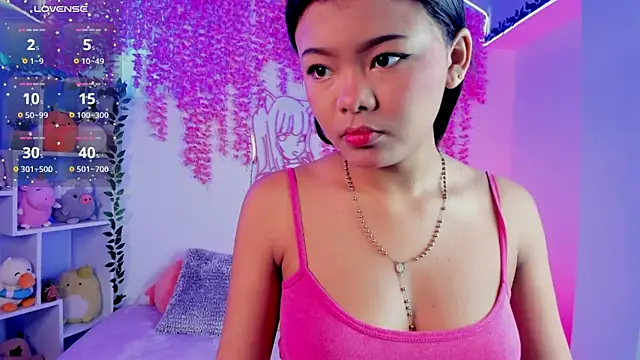 Snapshot of _hanna_sky chatting on November 15, 2025, 2:35 pm hanna sky online show from November 15, 2025, 2:35 pm