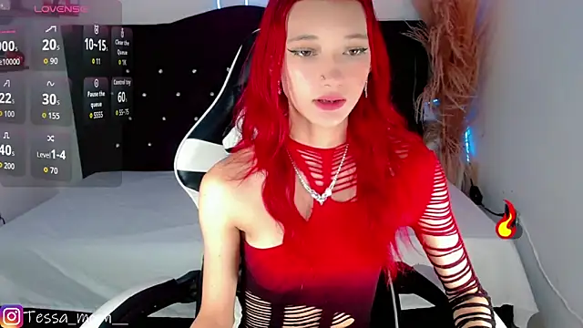 Tessa Moon  online show from November 12, 2025, 9:03 pm