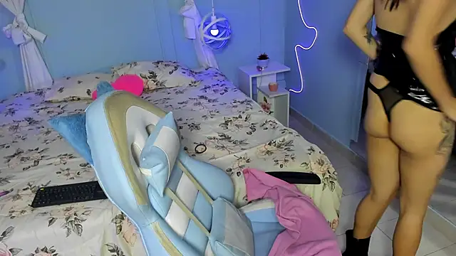 ArtemisaMoonn online show from November 18, 2025, 8:13 pm