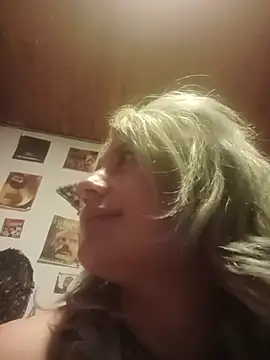 Hollywouldd online show from November 12, 2025, 6:19 pm