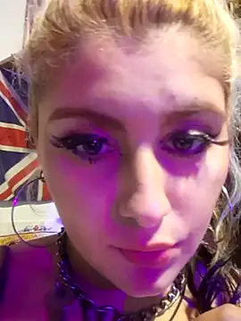 Hollywouldd online show from November 13, 2025, 6:23 am