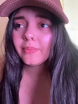 Snapshot of candicewest_ chatting on May 15, 2026, 4:14 pm candicewest online show from May 15, 2026, 4:14 pm