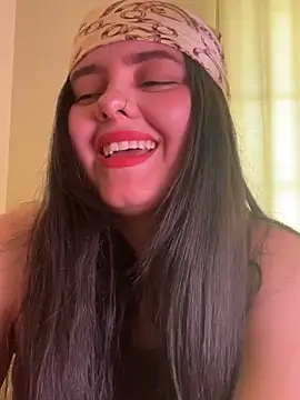 Snapshot of candicewest_ chatting on May 26, 2026, 6:37 pm candicewest online show from May 26, 2026, 6:37 pm