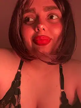 Snapshot of candicewest_ chatting on August 2, 2026, 5:22 pm candicewest online show from August 2, 2026, 5:22 pm