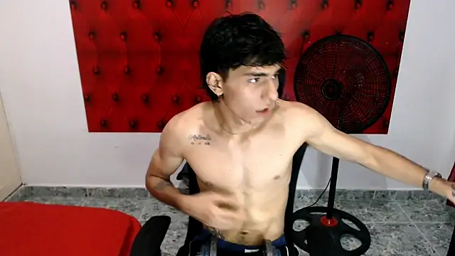 Bryant Connor online show from November 19, 2025, 3:39 am