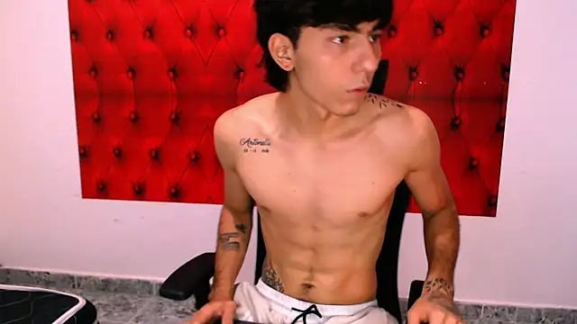 Bryant Connor online show from November 30, 2025, 4:05 am