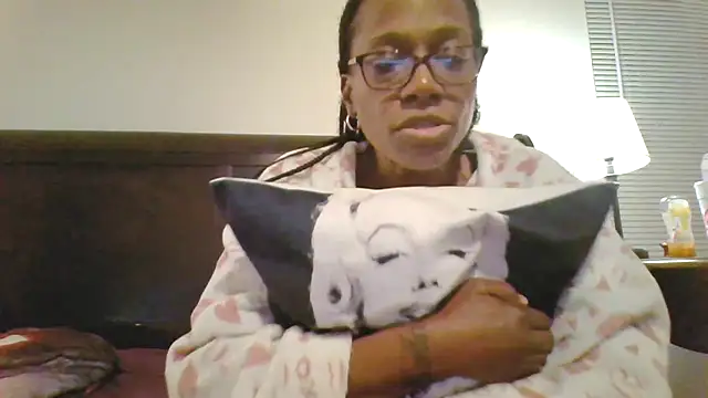 Snapshot of SweetParadise00 chatting on November 17, 2025, 3:45 am SweetParadise00 online show from November 17, 2025, 3:45 am