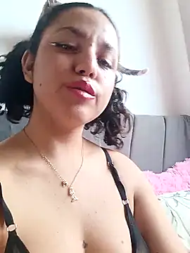 Snapshot of iriss_05 chatting on November 25, 2025, 12:49 pm iriss 05 online show from November 25, 2025, 12:49 pm