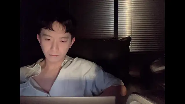 CouplingCry online show from November 30, 2025, 2:54 pm