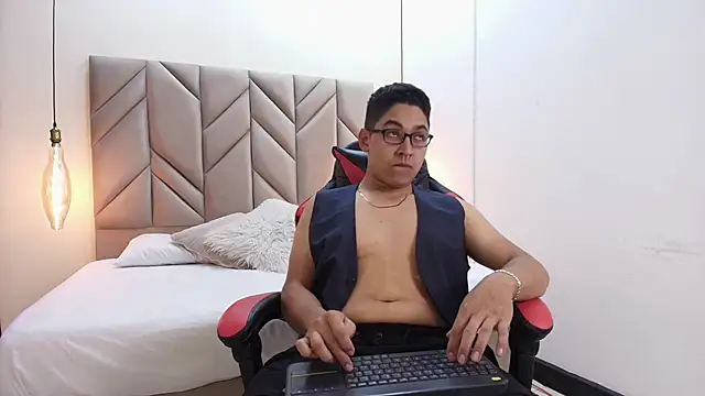 Snapshot of DanteVoss chatting on November 20, 2025, 4:01 am DanteVoss online show from November 20, 2025, 4:01 am