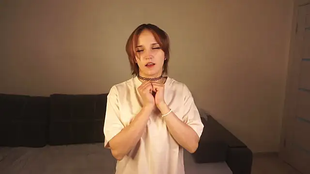 VinnieLaguna online show from November 16, 2025, 5:40 pm