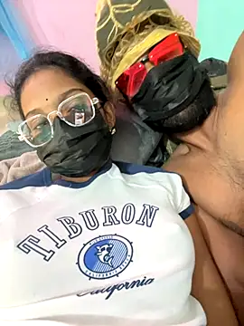 Snapshot of leenaboy@xh chatting on November 13, 2025, 8:57 am leenaboyxh online show from November 13, 2025, 8:57 am