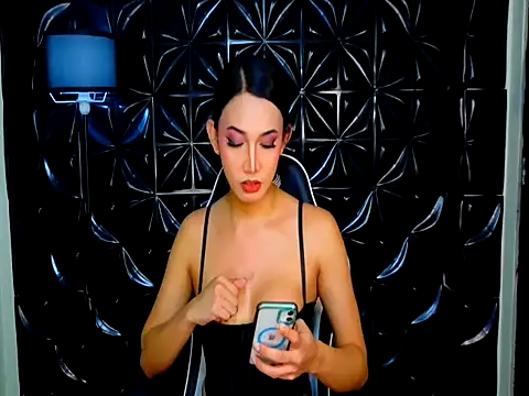 lilycruz99 online show from November 28, 2025, 1:41 am