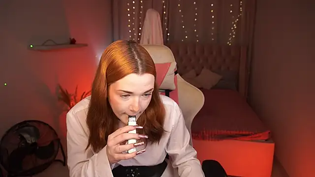 Snapshot of AvaRyder chatting on November 11, 2025, 12:49 pm AvaRyder online show from November 11, 2025, 12:49 pm