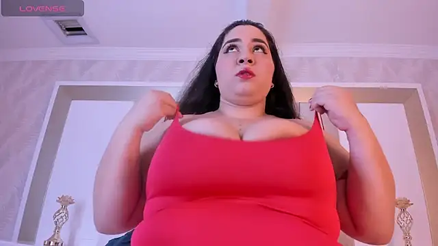 Snapshot of MiaBigBust chatting on November 9, 2025, 12:03 pm MiaBigBust online show from November 9, 2025, 12:03 pm