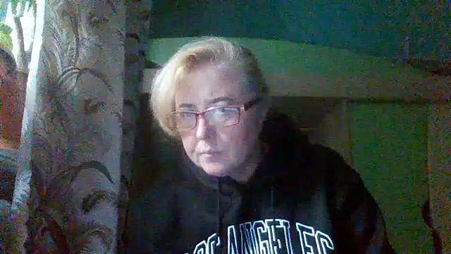 Tati 0808 online show from November 15, 2025, 1:51 pm