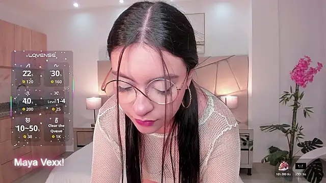 Snapshot of Maya_vexx chatting on November 9, 2025, 7:23 pm Maya vexx online show from November 9, 2025, 7:23 pm