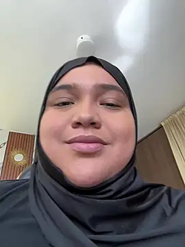 sweetmuslim01 online show from June 23, 2026, 7:01 pm