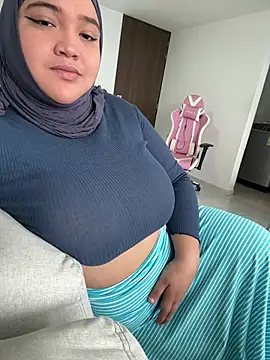 sweetmuslim01 online show from July 12, 2026, 8:44 pm
