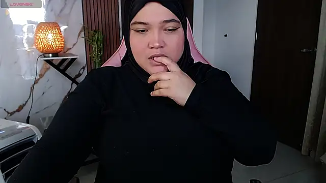sweetmuslim01 online show from July 13, 2026, 9:39 pm