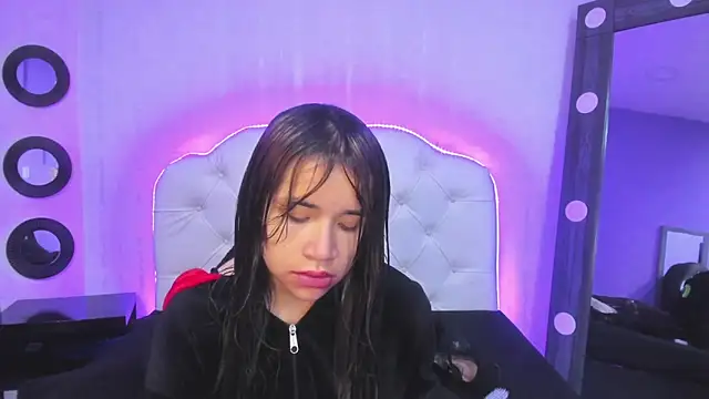 Hot Barbie Poku2 online show from November 13, 2025, 4:39 pm