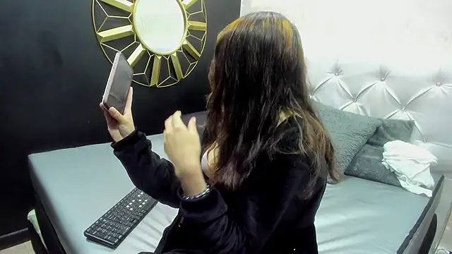 Hot Barbie Poku2 online show from November 25, 2025, 3:12 pm