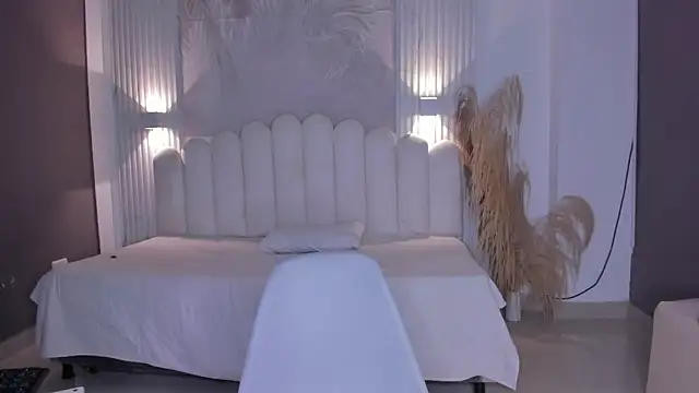 Snapshot of Nicky__21 chatting on November 19, 2025, 7:03 pm Nicky 21 online show from November 19, 2025, 7:03 pm