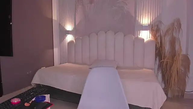 Snapshot of Nicky__21 chatting on November 24, 2025, 7:02 pm Nicky 21 online show from November 24, 2025, 7:02 pm