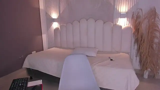 Snapshot of Nicky__21 chatting on November 26, 2025, 6:53 pm Nicky 21 online show from November 26, 2025, 6:53 pm