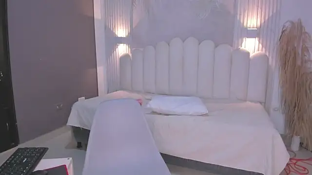 Snapshot of Nicky__21 chatting on November 27, 2025, 7:05 pm Nicky 21 online show from November 27, 2025, 7:05 pm