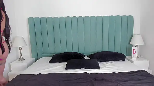 Snapshot of FrancescaSkuirt chatting on November 12, 2025, 9:14 pm FrancescaSkuirt online show from November 12, 2025, 9:14 pm