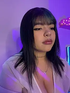 VIOLET EF online show from November 11, 2025, 3:56 pm