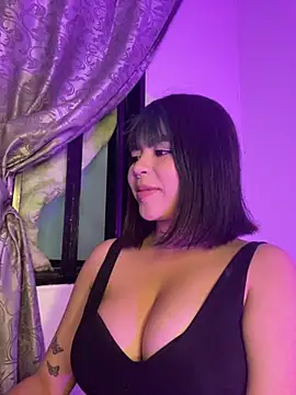 VIOLET EF online show from November 28, 2025, 2:47 am