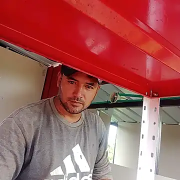 sexlocos online show from November 17, 2025, 2:23 pm