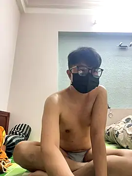 Snapshot of SlaveOki chatting on November 12, 2025, 1:33 pm SlaveOki online show from November 12, 2025, 1:33 pm