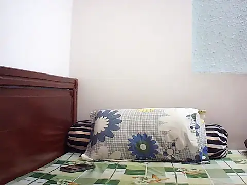 Snapshot of SlaveOki chatting on December 3, 2025, 4:53 am SlaveOki online show from December 3, 2025, 4:53 am