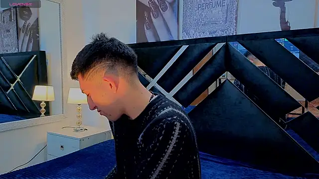 Un Sluttyy online show from April 14, 2026, 11:16 am